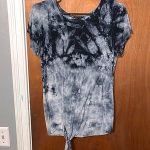 American eagle short sleeve top, never worn.